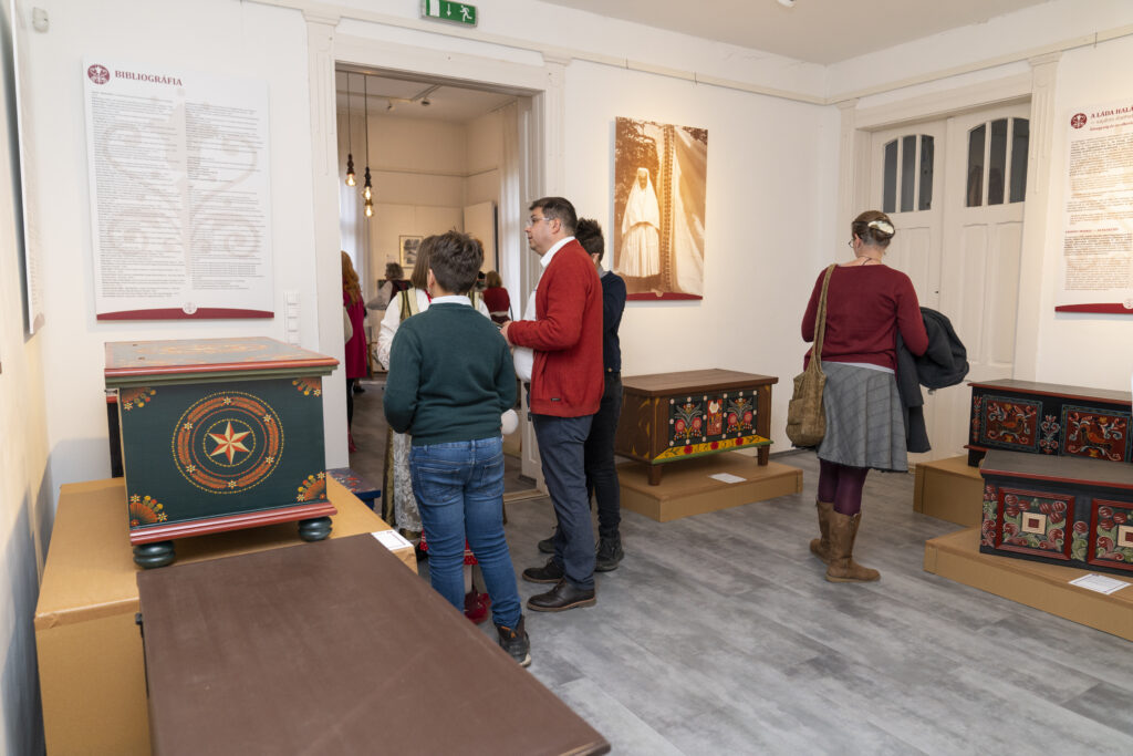 somogyi, ormánsági kelengyeláda