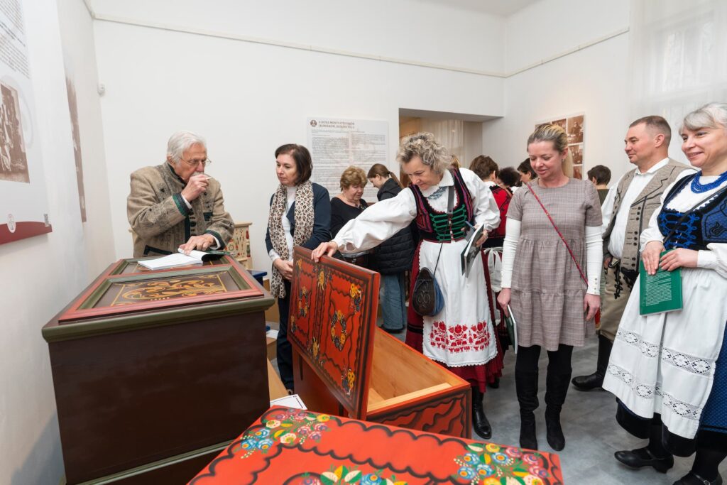 Női életút: menyasszonyból menyecske